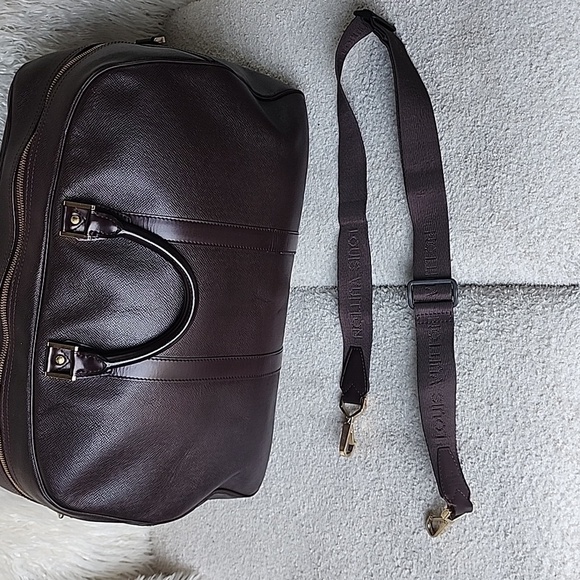 Authentic Rare Burgandy Louis Vuitton Kendall Taiga leather duffle bag - Picture 12 of 15